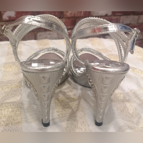 Silver shoes - Picture 8 of 16